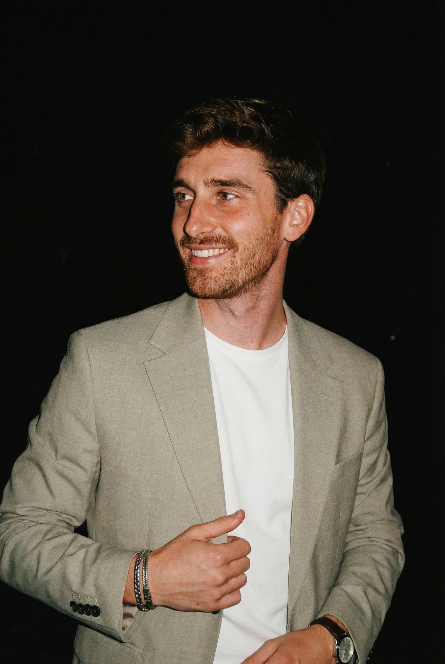 AI-enhanced dating photo 5